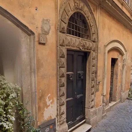 Mrbrown Vip In Piazza Navona